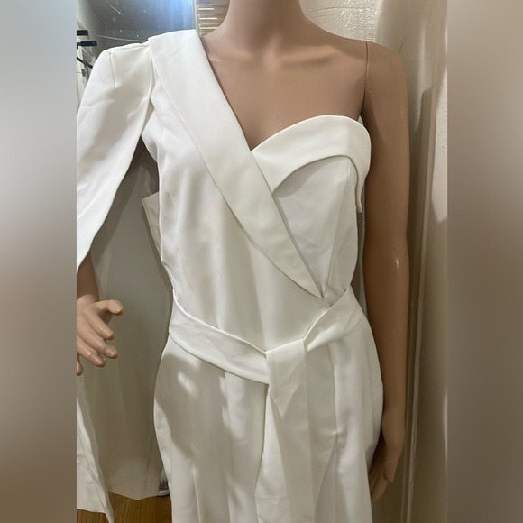Lavish Alice White Asymmetrical One-Shoulder Cocktail Dress - Picture 15 of 16